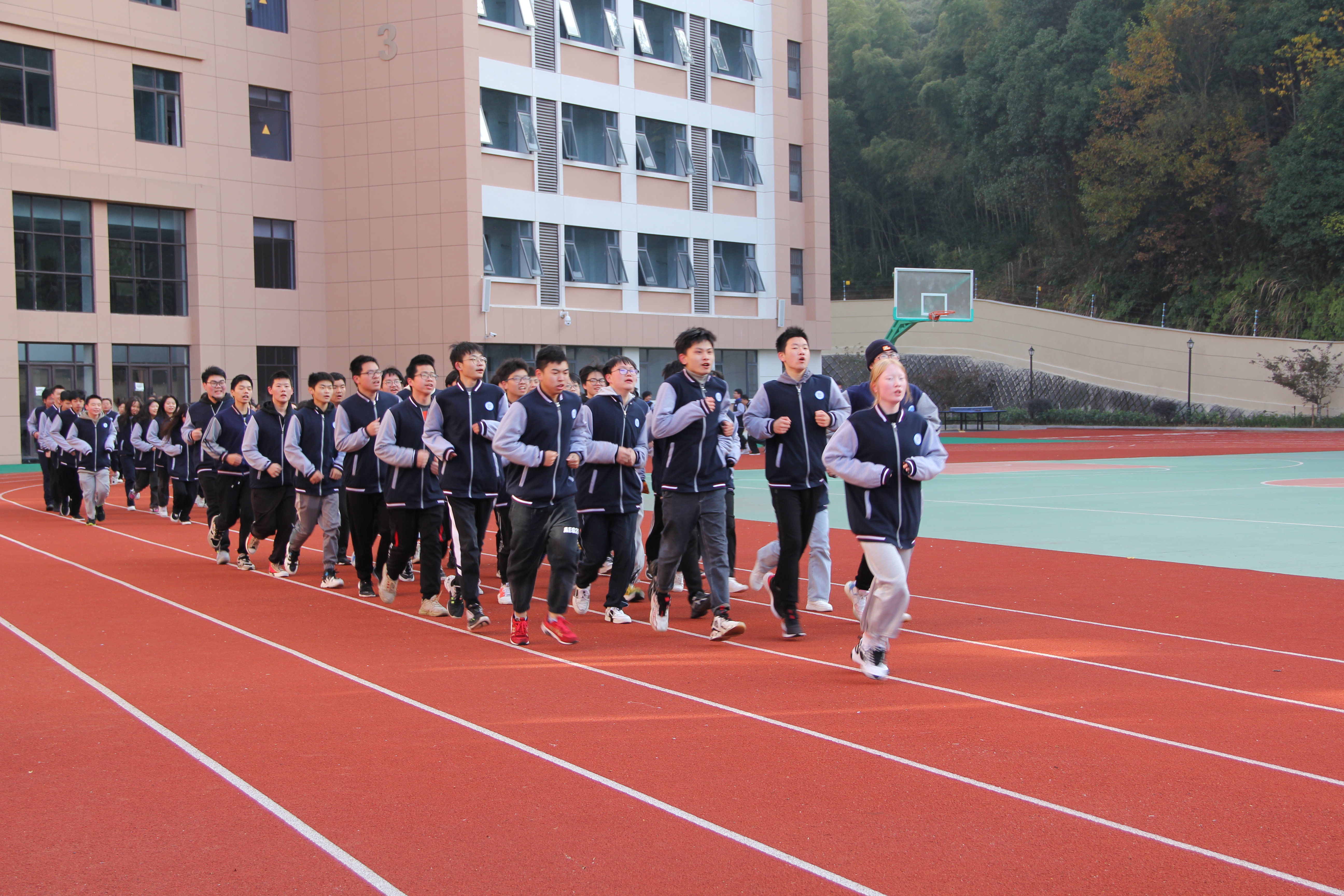 杭州润匠技工学校读书需要满足哪些条件？选择什么专业好？