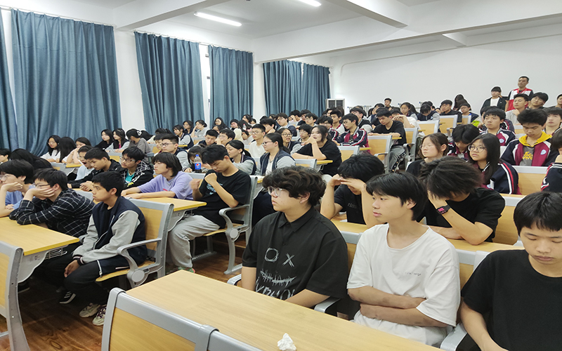 学爱心急救知识 添关爱他人技能